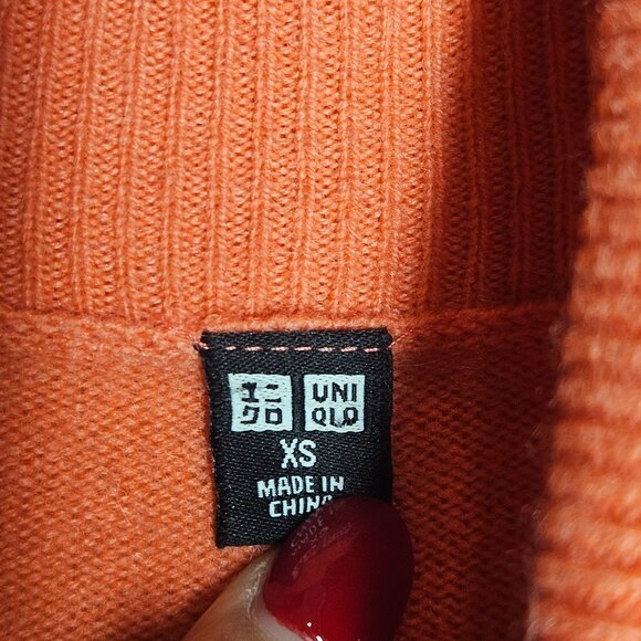 Super Soft, Comfy Uniqlo Womens XS 100% Cashmere Coral Rose Turtleneck Sweater L - Picture 4 of 10